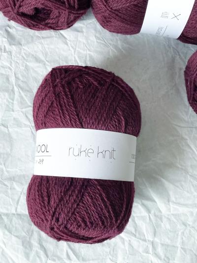 Ruke Knit Wollgarn – Pflaume (259) 100g weiches Garn