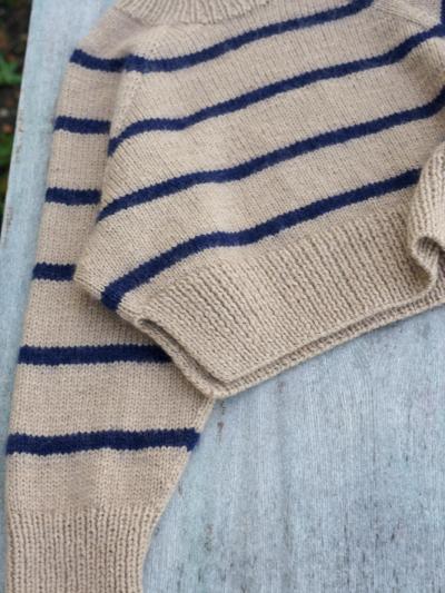 Rückenansicht vom Ruke Cropped Pullover